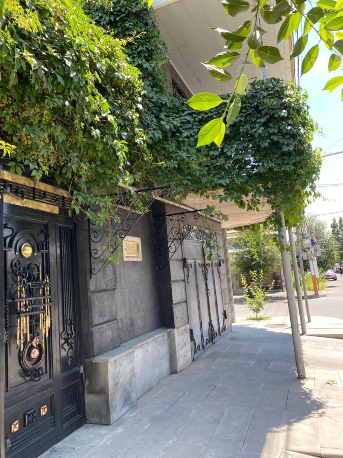 Madoyan Guest House Gyumri Exterior photo