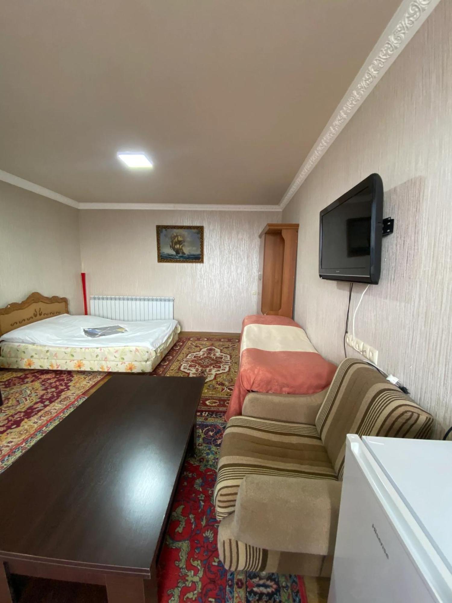 Madoyan Guest House Gyumri Exterior photo