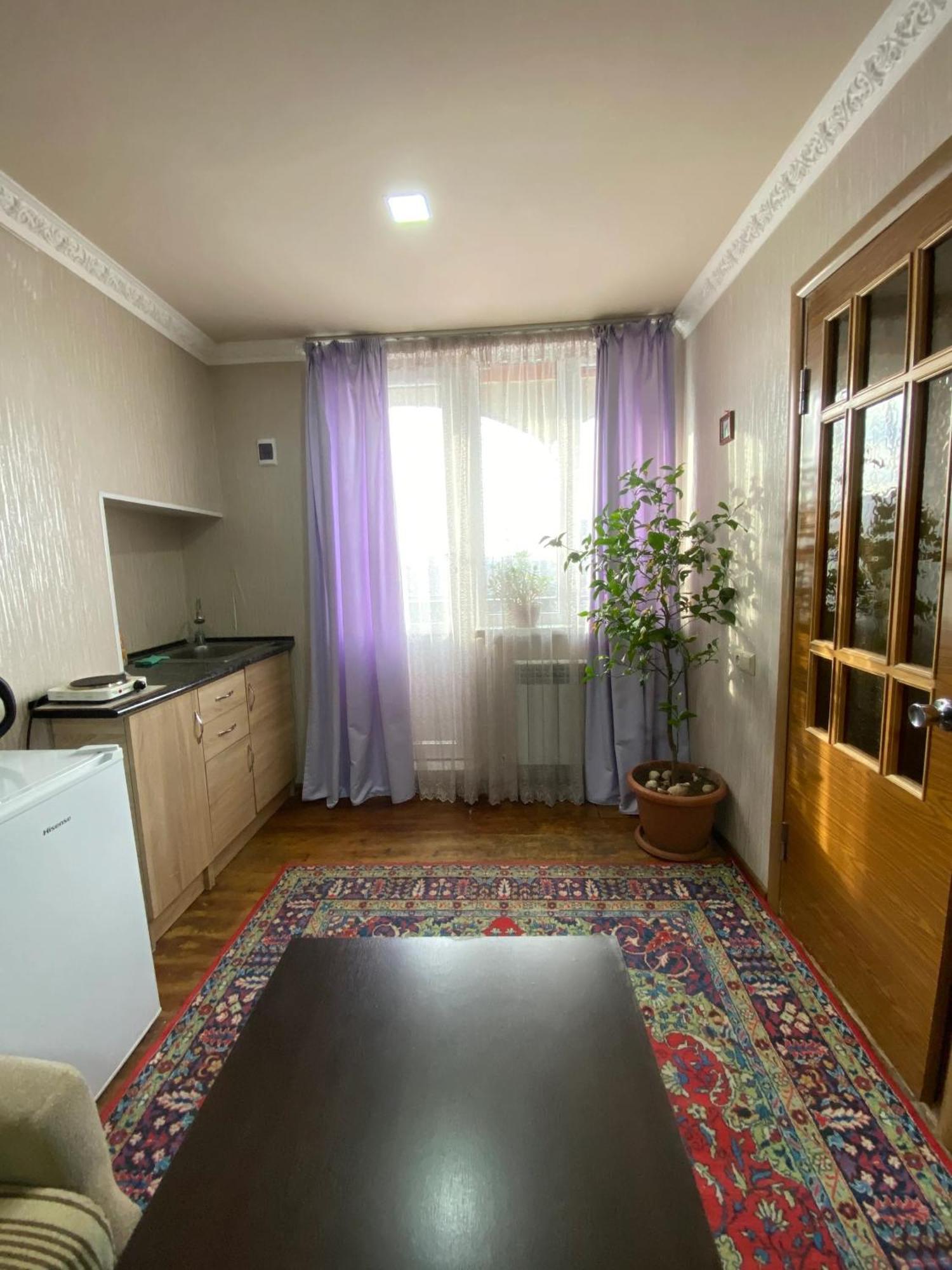 Madoyan Guest House Gyumri Exterior photo